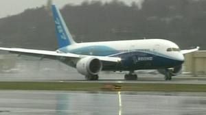 Vol inaugural réussi pour le Dreamliner après plus de deux ans d’attente
