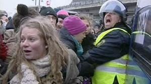Coup de chaud à Copenhague, le Bella Center en état de siège, près de 200 manifestants arrêtés