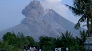 Philippines : le volcan Mayon multiplie les séismes et les tremblements de peur