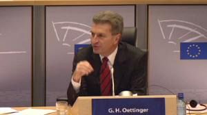 Commission européenne : Oettinger ne veut pas imposer de contraintes sur l‘énergie pour le moment
