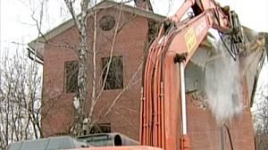 Kremlin steps into Moscow demolition row
