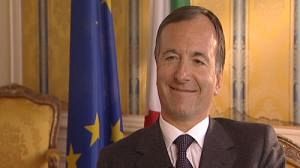 Italian FM: Euro zone could do more for Greece