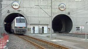 Fire, recession and snow hit Eurotunnel profit