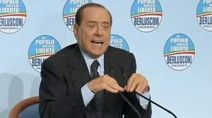 Une conférence de presse de Silvio Berlusconi perturbée
