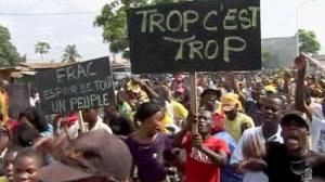 Des milliers de Togolais protestent dans les rue de Lome