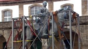 A statue of Franco is removed in Spain