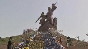 Sénégal : la statue controversée de la “renaissance africaine”