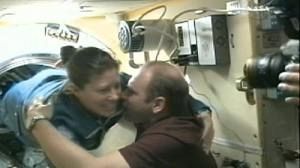 US-Russian crew docks safely at ISS