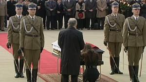 Kaczynski lying in state in Warsaw