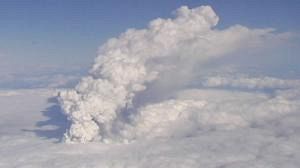 Islande: le volcan perturbe le trafic aérien en Europe