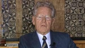 Hans Küng, professeur de théologie : “on ne peut pas absoudre le pape”