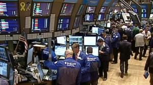 Le Dow Jones ponge de 9% en séance