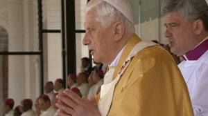 En pleine tourmente sur la pédophilie dans l‘église, une marée humaine soutient le pape à Fatima