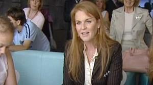Sarah Ferguson “chiede” denaro per assicurare incontro con principe Andrea