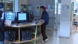 French jobless total rises in April