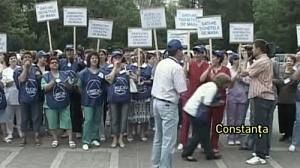 Strike in Romania gets mixed response
