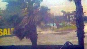Hurricane Alex lashes Mexican coastline