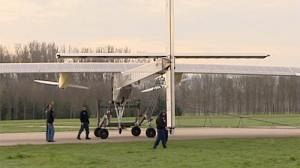Technical hitch halts historic solar night flight bid