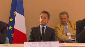 Nicolas Sarkozy debaixo de uma tempestade política