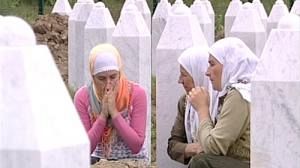 Quinze ans après le massacre de Srebrenica, une grande marche du souvenir