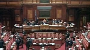 Berlusconi ganha voto de confiança no Senado