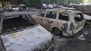 Spari contro la polizia e fuoco nelle strade di Grenoble per scontri con giovani islamici