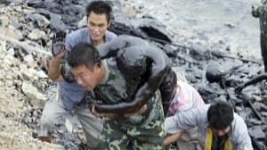 La marea negra provoca el cierre de varias playas del noreste de China