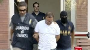 Italian police arrest six suspected Camorra members