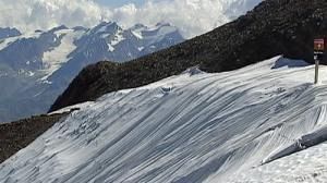 Mountain blanket protects French glacial ice