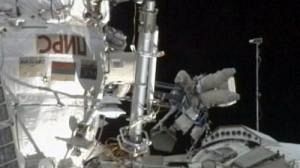 Petit incident lors d’une sortie dans l’espace