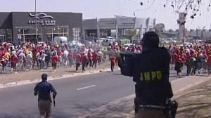 Heurts entre policiers et manifestants sud-africains