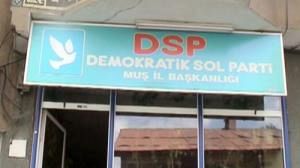 Turkish left party rebels in favour of new constitution