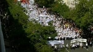 Франция: забастовка против пенсионной реформы собрала рекордное число участников