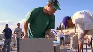 Mideast talks hang on no new housing
