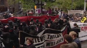 Amsterdam interdit le squat et s’enflamme