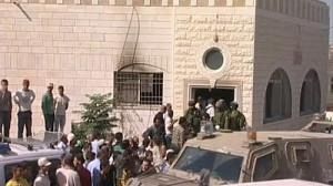 Des colons juifs mettent le feu à une mosquée, selon des Palestiniens