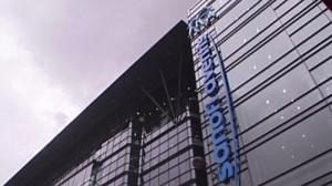 Sanofi goes hostile with Genzyme bid