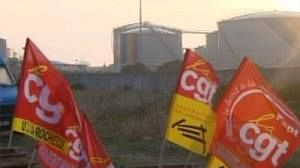 Le blocage des raffineries françaises va-t-il menacer le trafic aérien ?