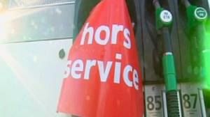 Les Français se ruent dans les stations-essence par crainte d’une pénurie