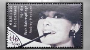 430 000 euros pour dix timbres à l’effigie d’Audrey Hepburn, timbres rares car interdits !