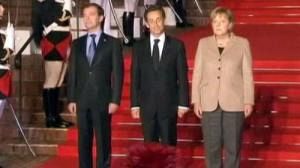 Paris et Berlin tentent de séduire Moscou