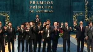 Del Bosque ignores the script at Asturias prizes