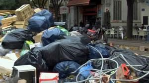 Rubbish piles high in strike-hit Marseille