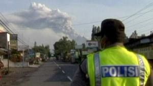 Merapi continues to threaten Indonesia