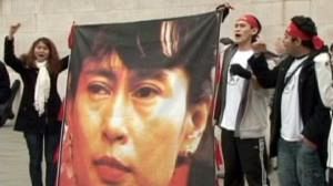 Réactions d’enthousiasme mesuré en Europe après la libération d’Aung San Suu Kyi