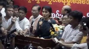 Freed Suu Kyi urges Burmese opposition to unite