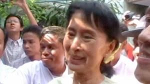 L’opposante birmane Aung San Suu Kyi s’est remise au travail