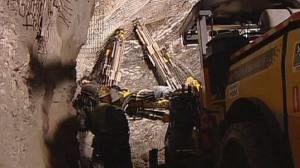 New Zealand mine rescue delayed till Sunday