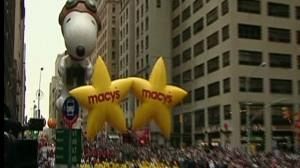 Snoopy et Shrek au défilé de Thanksgiving à New York