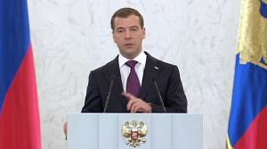 Medvedev met en garde contre une nouvelle course à l’armement